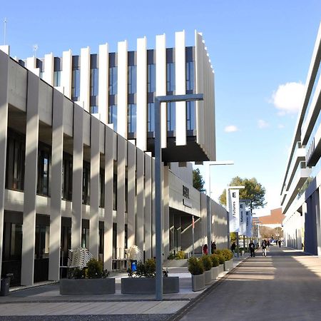 Residencia Universitaria Resa Roberto De Nobili Sant Cugat del Vallès Dış mekan fotoğraf