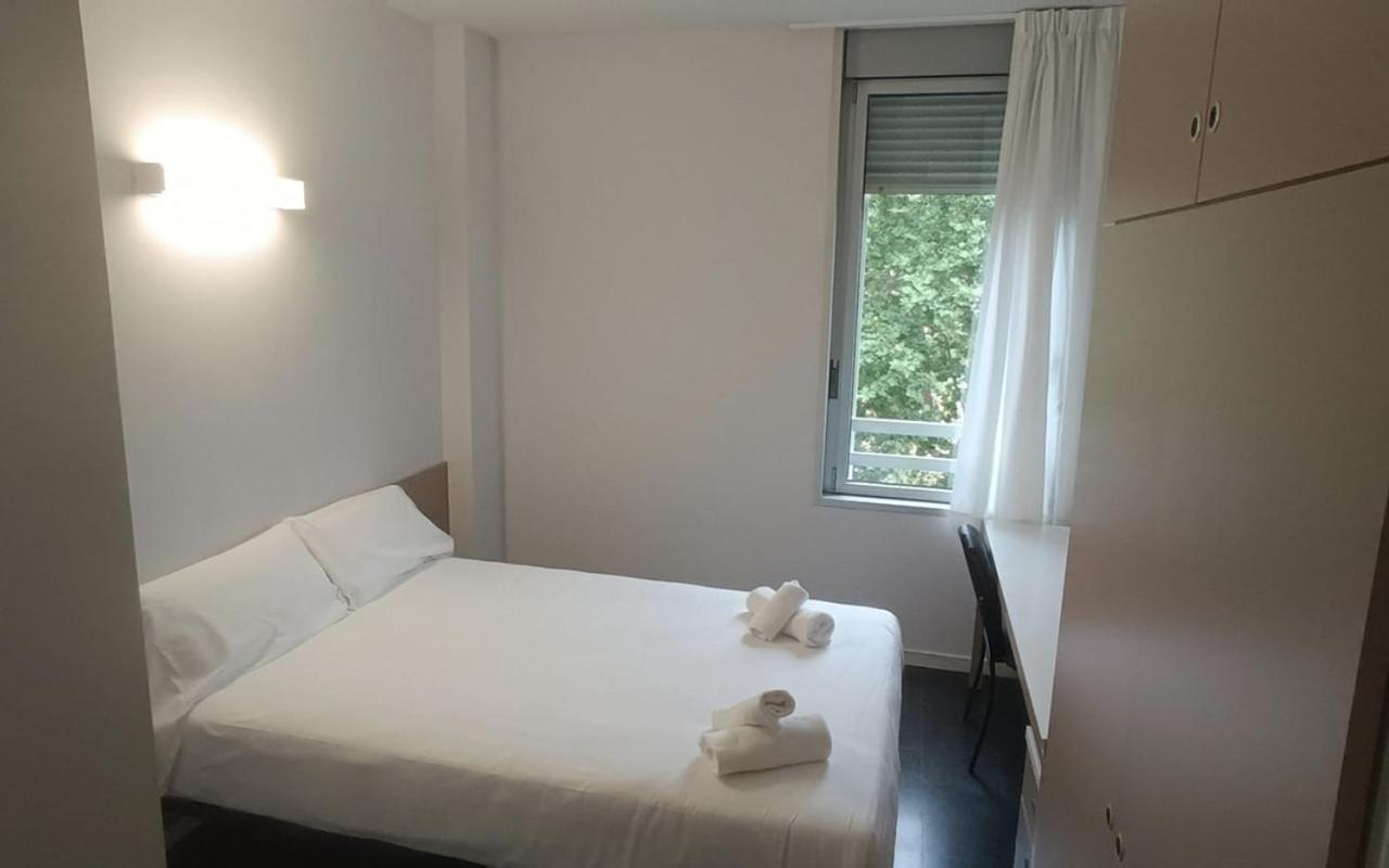 Residencia Universitaria Resa Roberto De Nobili Sant Cugat del Vallès Dış mekan fotoğraf