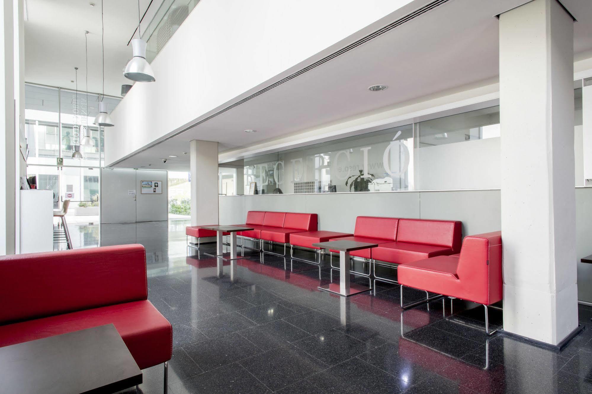 Residencia Universitaria Resa Roberto De Nobili Sant Cugat del Vallès Dış mekan fotoğraf