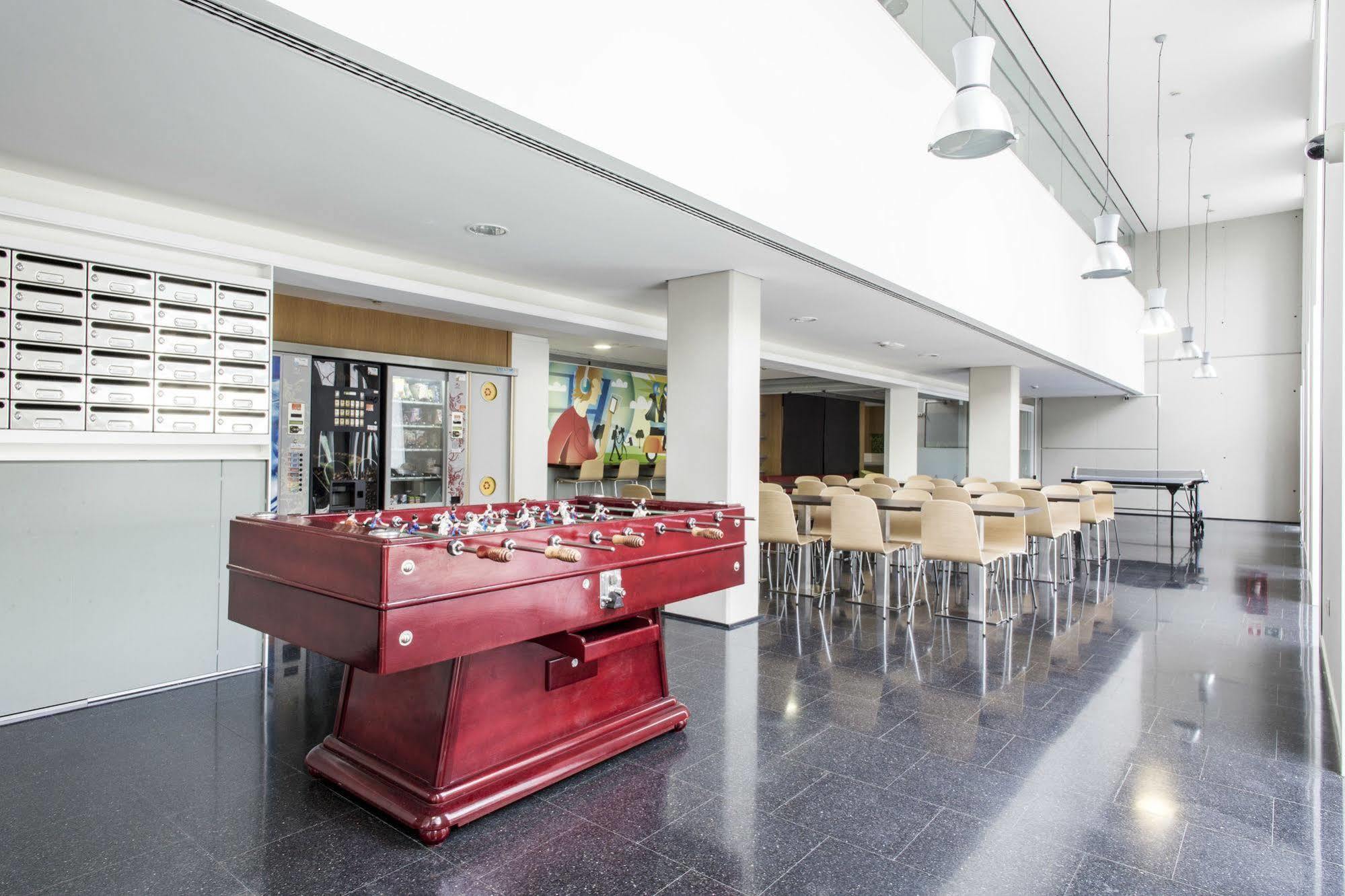 Residencia Universitaria Resa Roberto De Nobili Sant Cugat del Vallès Dış mekan fotoğraf