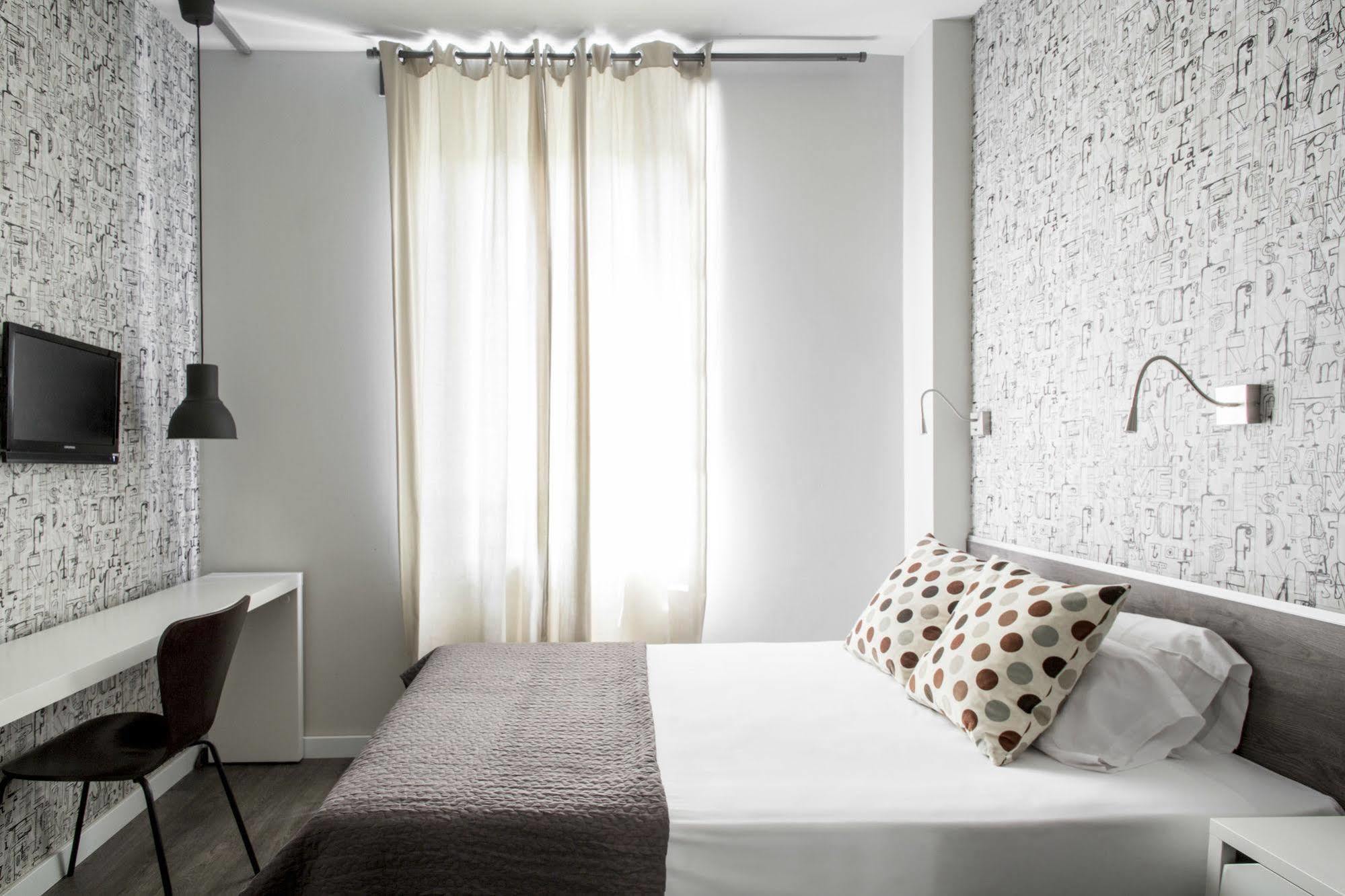 Residencia Universitaria Resa Roberto De Nobili Sant Cugat del Vallès Dış mekan fotoğraf