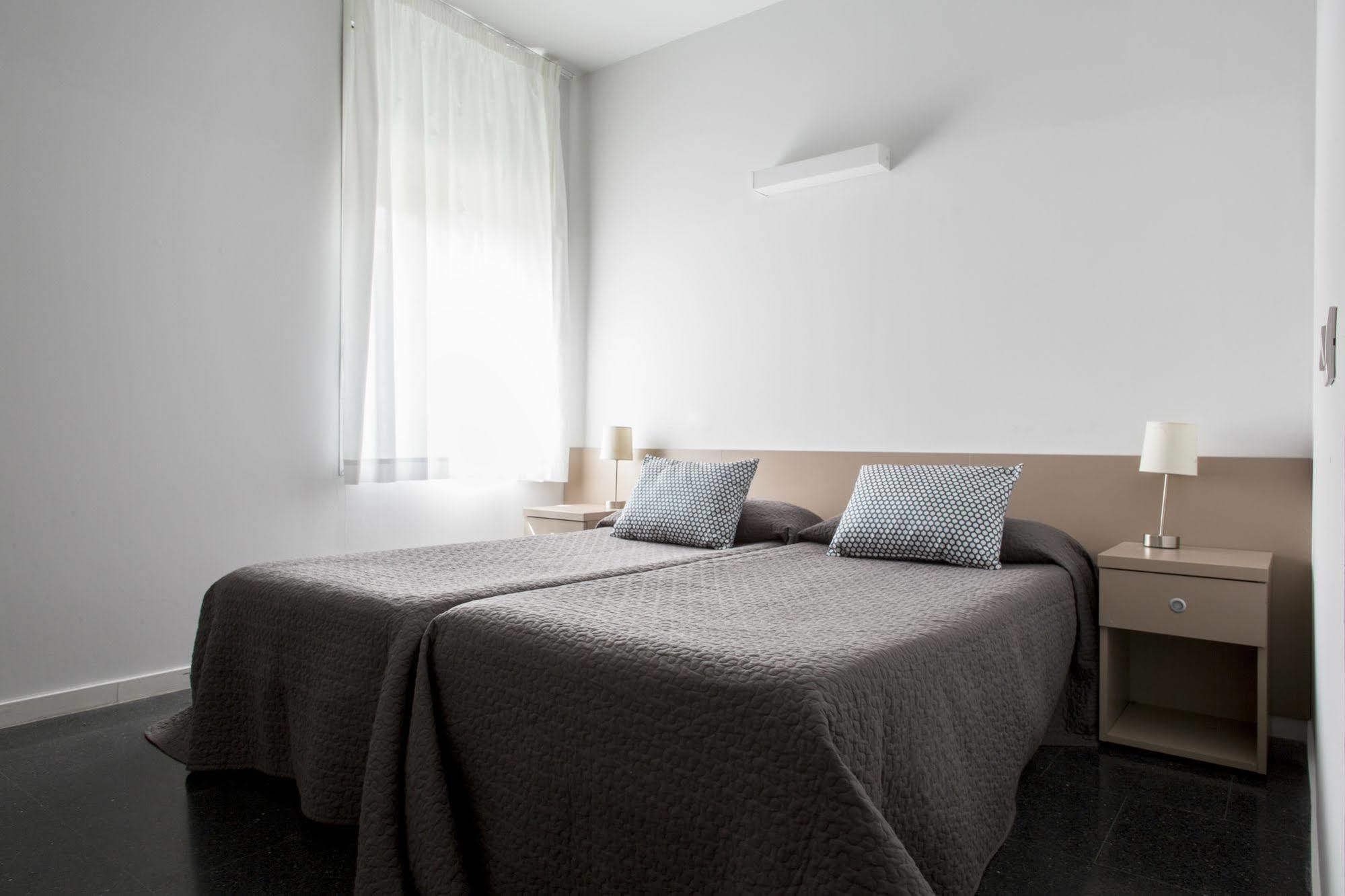 Residencia Universitaria Resa Roberto De Nobili Sant Cugat del Vallès Dış mekan fotoğraf