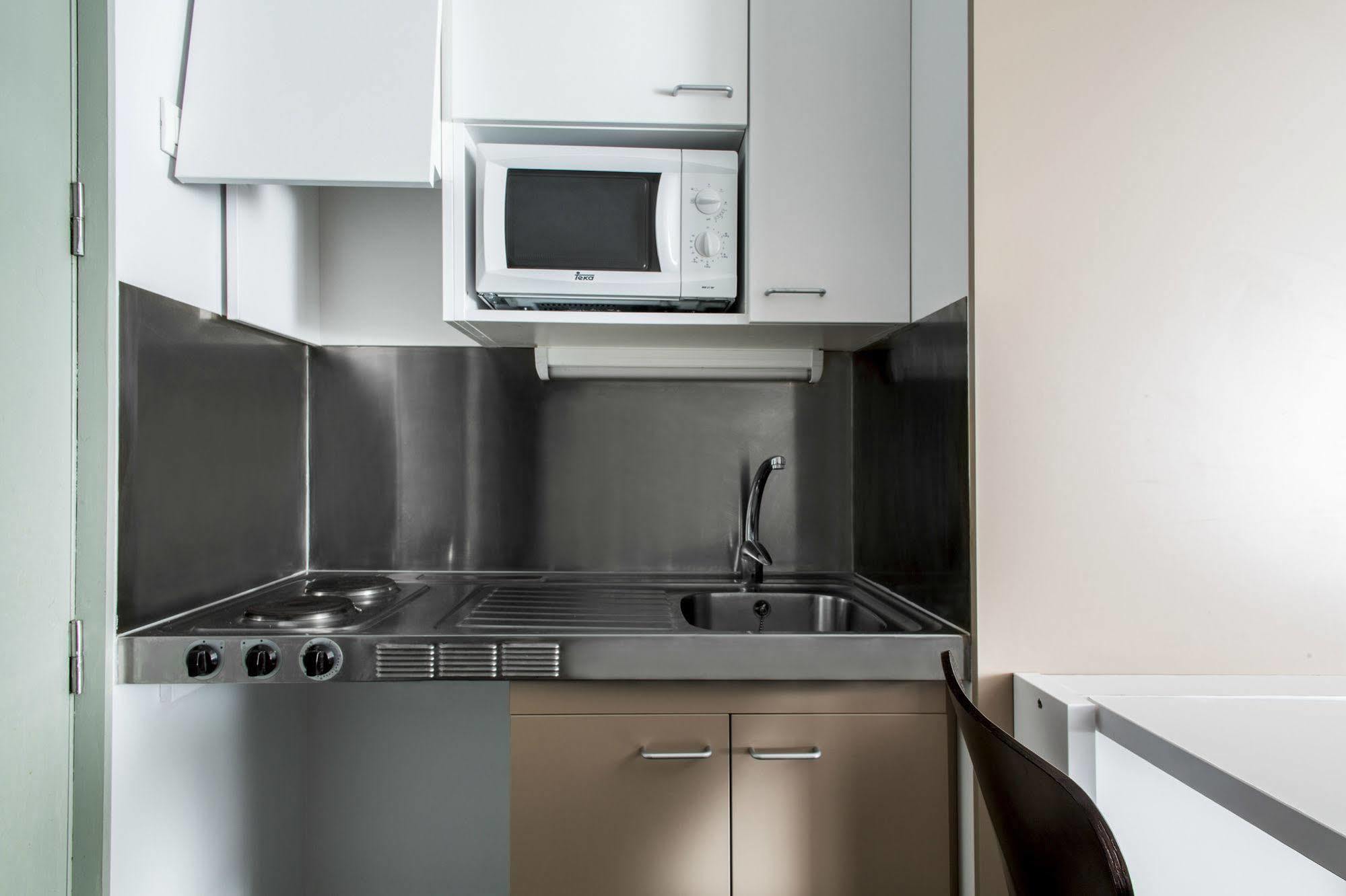 Residencia Universitaria Resa Roberto De Nobili Sant Cugat del Vallès Dış mekan fotoğraf